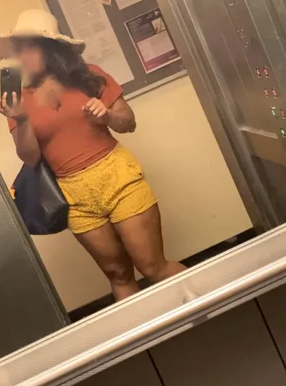 Amalie, 34