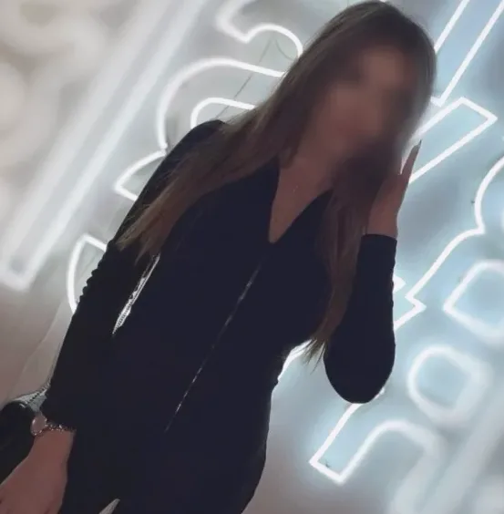 Camilla, 32