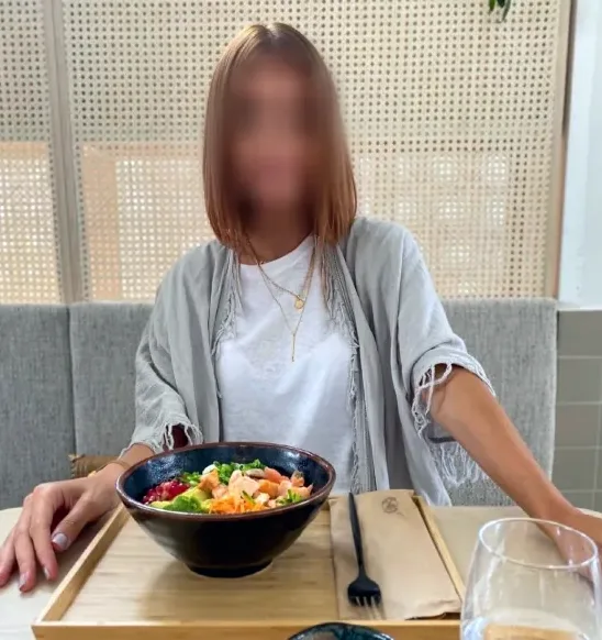 Clara, 37