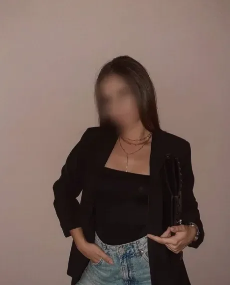 Elif, 35