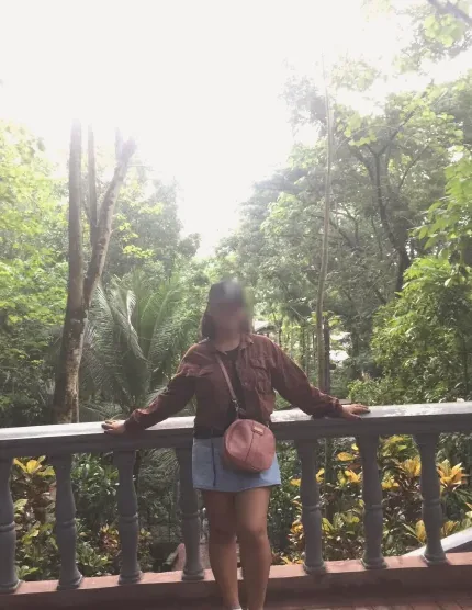 Esther, 32