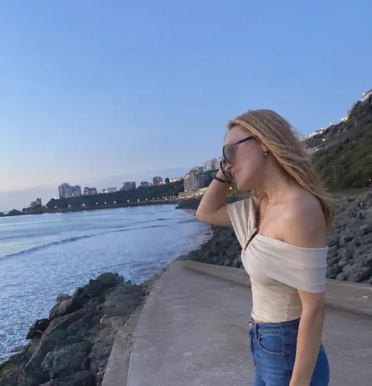 Helena, 19