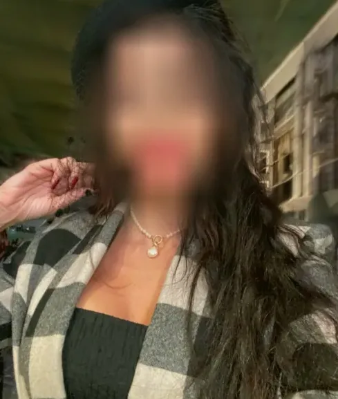 Ivana, 40