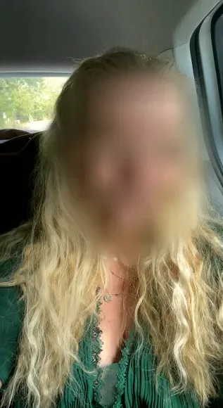 Jasmin, 29