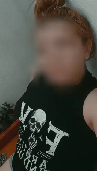 Josefine, 35