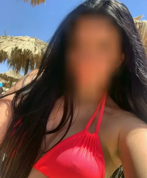Julie, 31