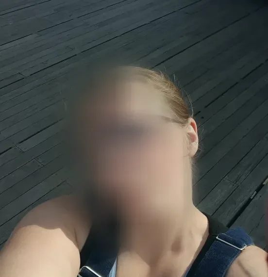 Louise, 32