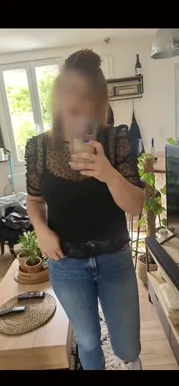 Nicoline, 34