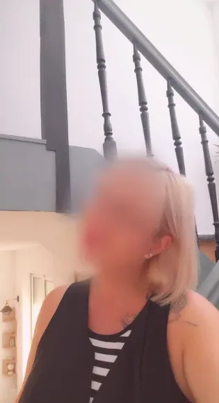 Rosa, 37