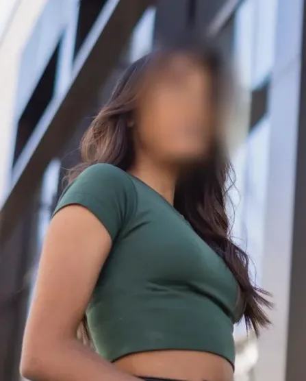 Sara, 36