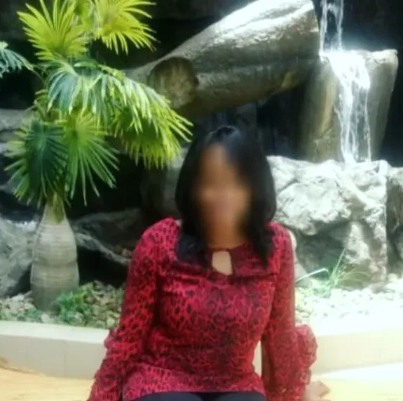 Simone, 30