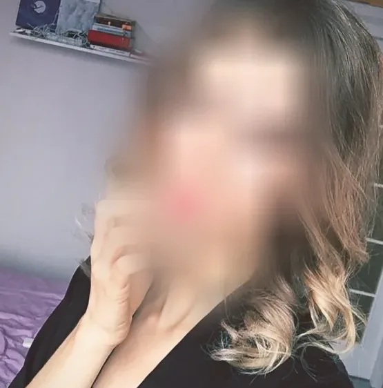 Zeynep, 32